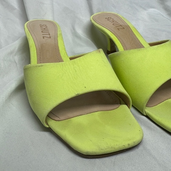 Schutz Dethalia Suede Open Toe Stap Kitten Heel Green Fresh Sandal Size 5.5 - Picture 2 of 15